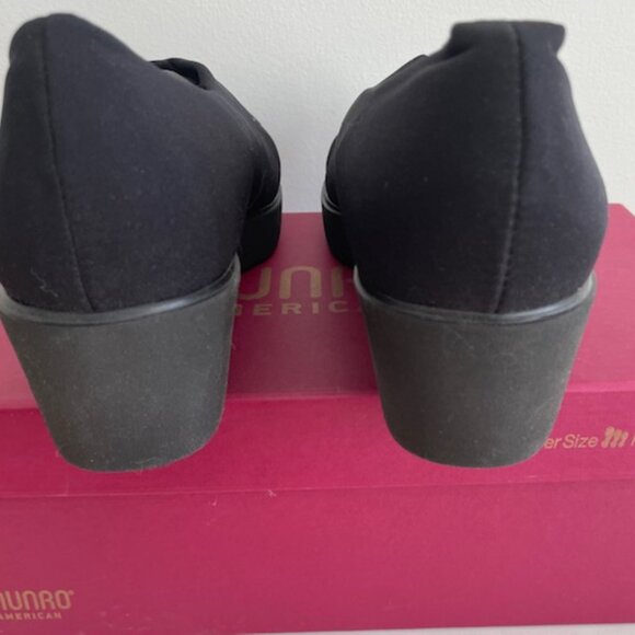 Munro American "Bravo" Women's Wedge Shoes - Picture 2 of 4